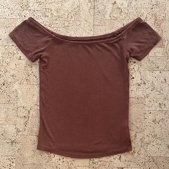 American Eagle Outfitters Soft & Sexy Rib Off The Shoulder Top - Picture 1 of 7